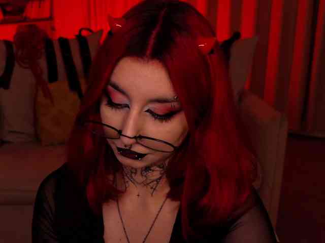 MistressMarcelline webcam