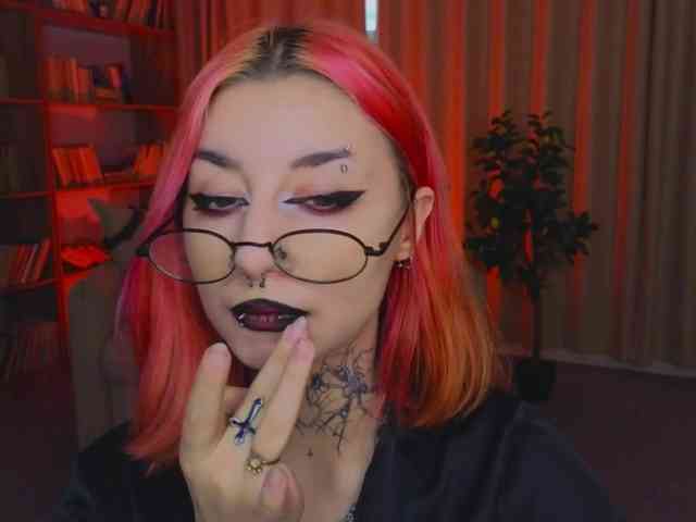 Mistressmarcelline's cam show statistics and live stream