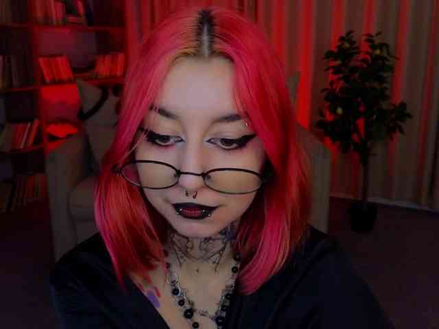 MistressMarcelline webcam