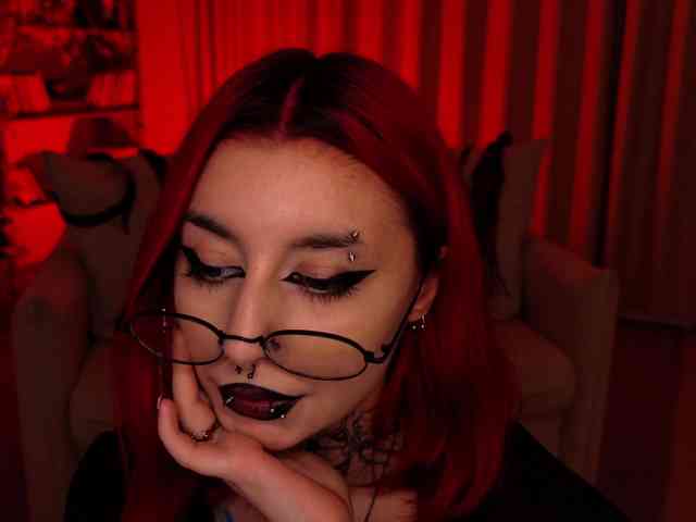 MistressMarcelline webcam