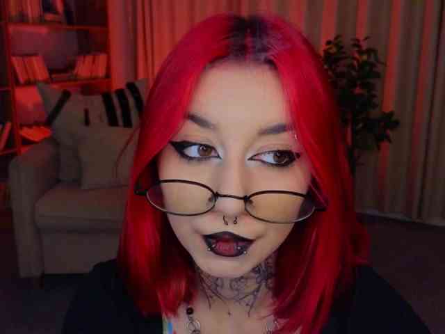 MistressMarcelline webcam