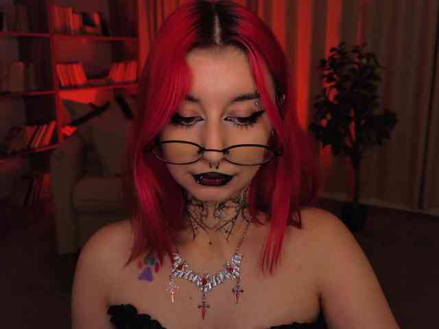 MistressMarcelline webcam