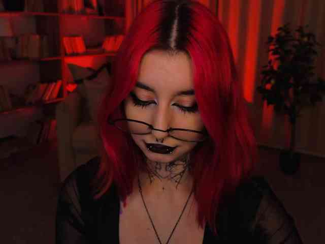 MistressMarcelline webcam