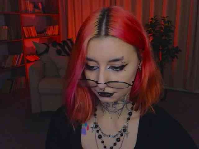 MistressMarcelline webcam