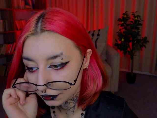 MistressMarcelline webcam