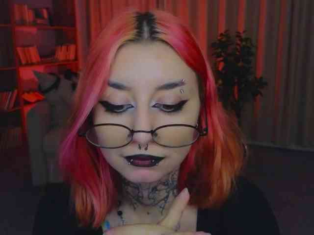MistressMarcelline webcam