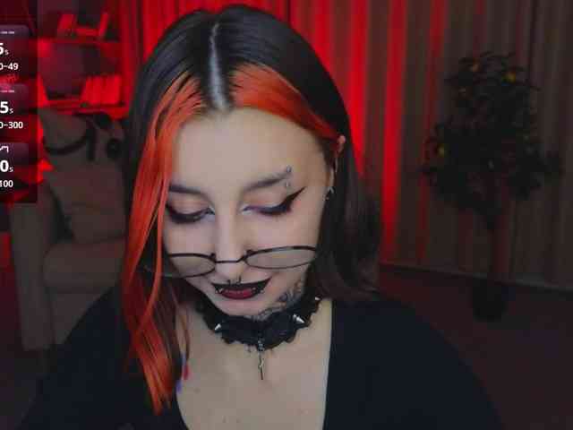 MistressMarcelline webcam