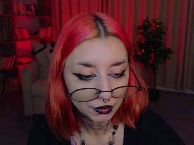 MistressMarcelline webcam