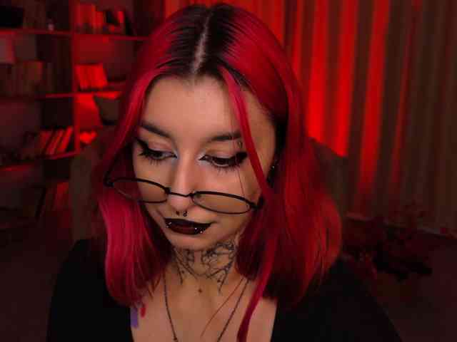 MistressMarcelline webcam