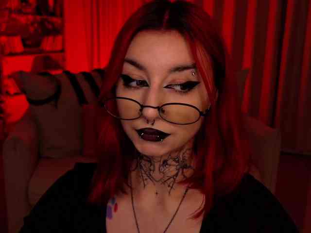 MistressMarcelline webcam