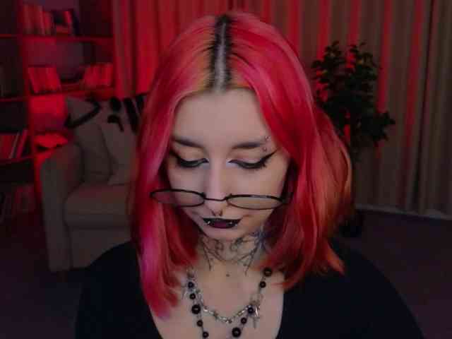 MistressMarcelline webcam