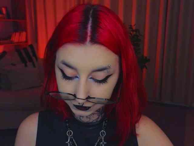 MistressMarcelline webcam
