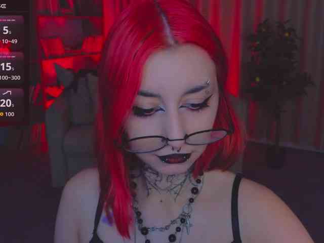 MistressMarcelline webcam