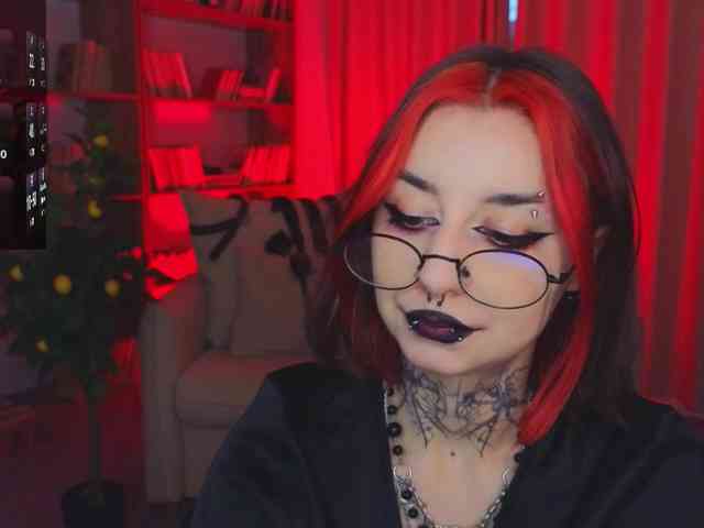 MistressMarcelline webcam