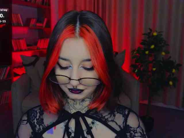MistressMarcelline webcam
