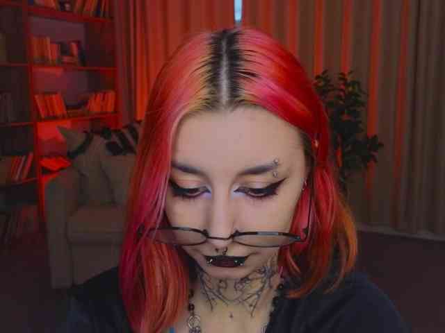MistressMarcelline webcam