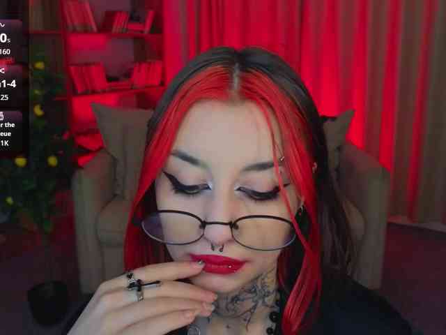 MistressMarcelline webcam