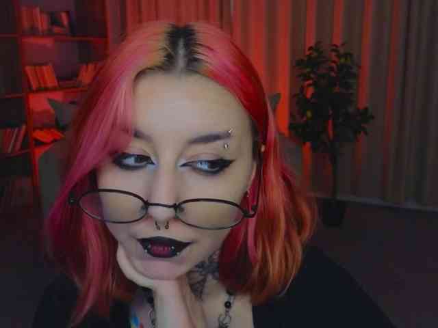 MistressMarcelline webcam