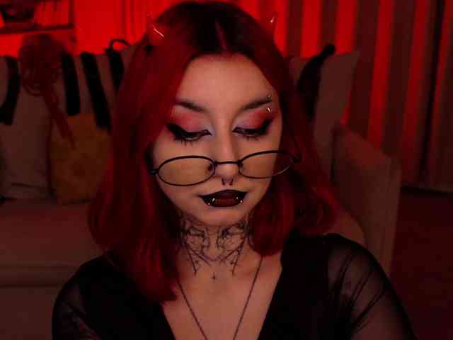 MistressMarcelline webcam