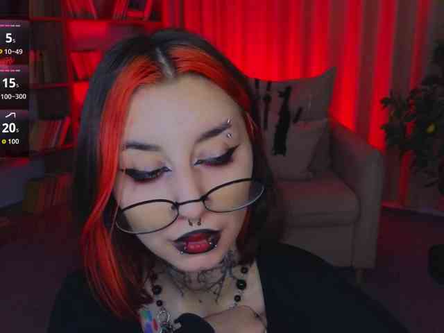 MistressMarcelline webcam