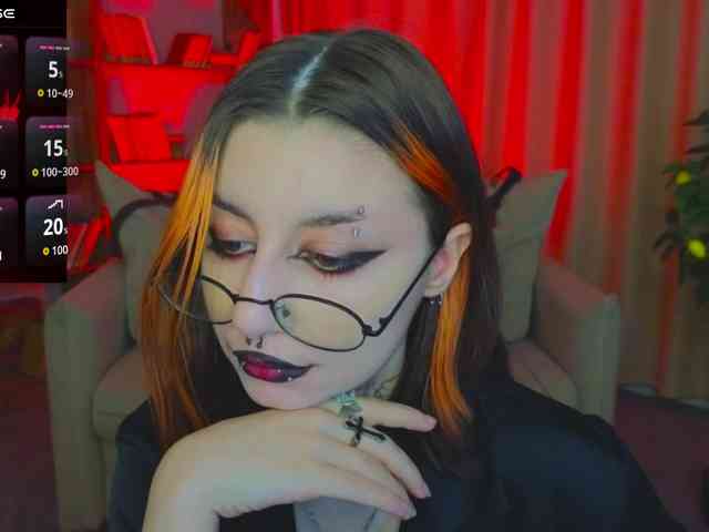 MistressMarcelline webcam