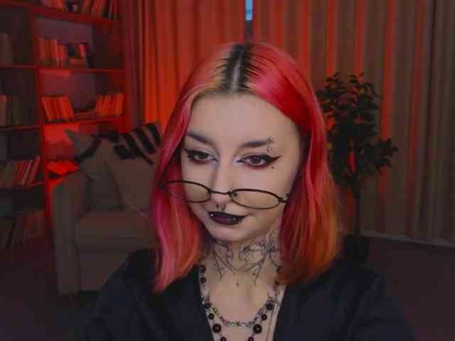 MistressMarcelline webcam