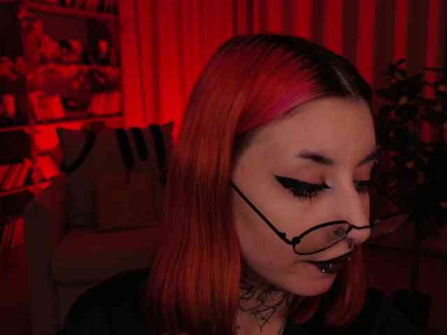 MistressMarcelline webcam