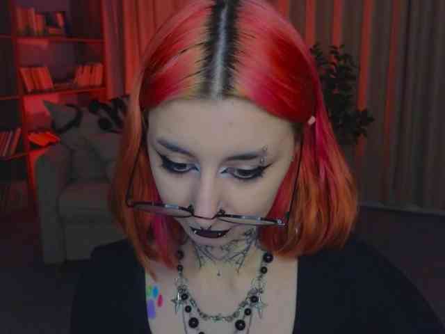 MistressMarcelline webcam