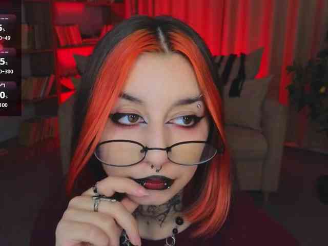 MistressMarcelline webcam