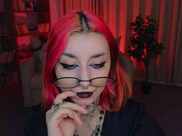 MistressMarcelline webcam