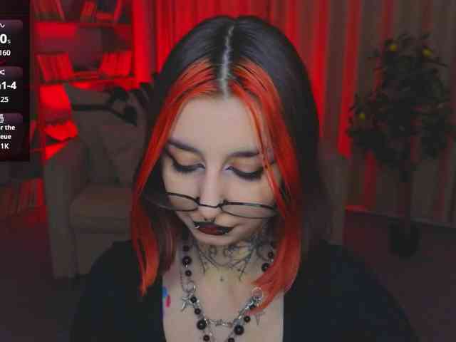 MistressMarcelline webcam