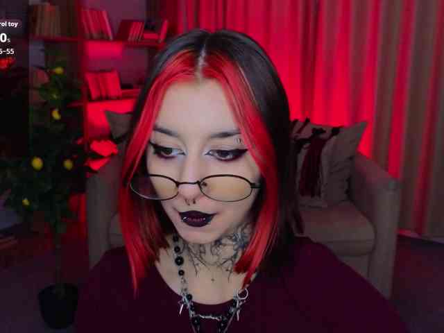 MistressMarcelline webcam