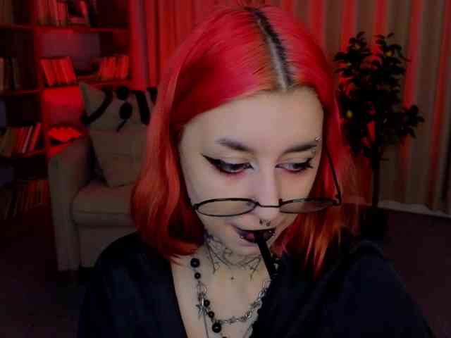 MistressMarcelline webcam