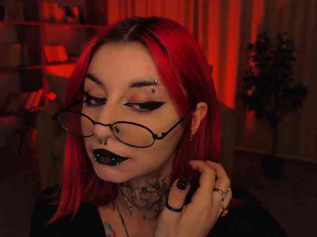 MistressMarcelline webcam