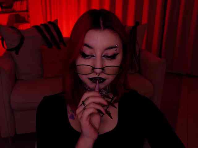MistressMarcelline webcam