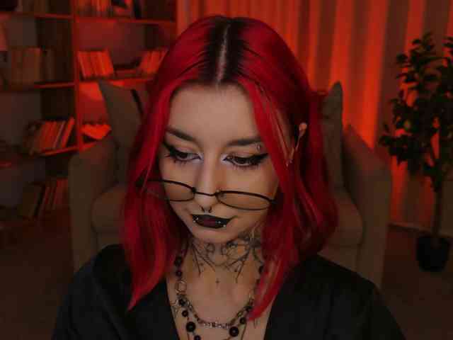 MistressMarcelline webcam