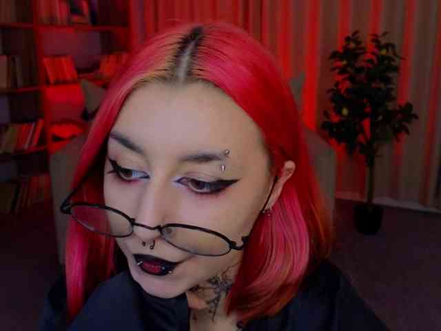 MistressMarcelline webcam