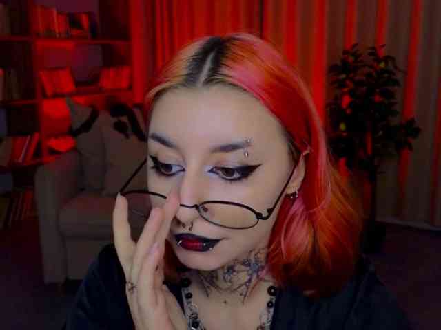 MistressMarcelline webcam