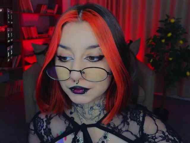 MistressMarcelline webcam