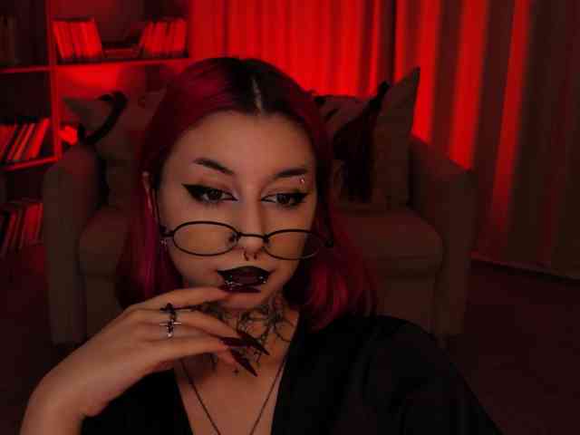 MistressMarcelline webcam