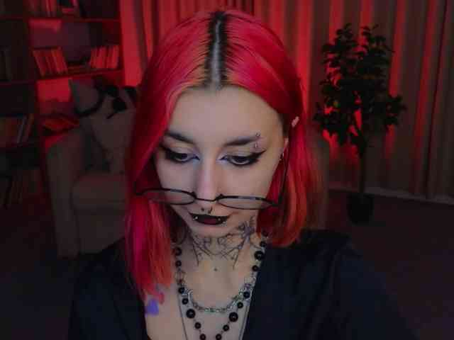 MistressMarcelline webcam