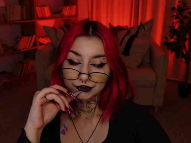 MistressMarcelline webcam