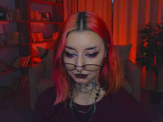MistressMarcelline webcam