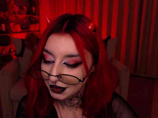 MistressMarcelline webcam