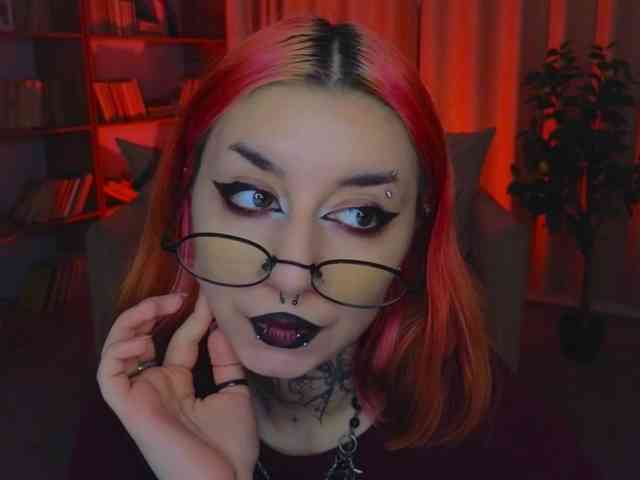 MistressMarcelline webcam