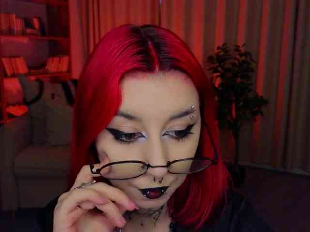 MistressMarcelline webcam