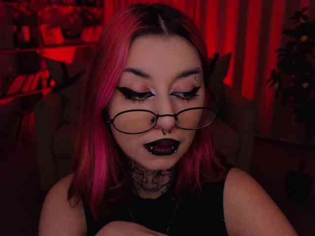MistressMarcelline webcam