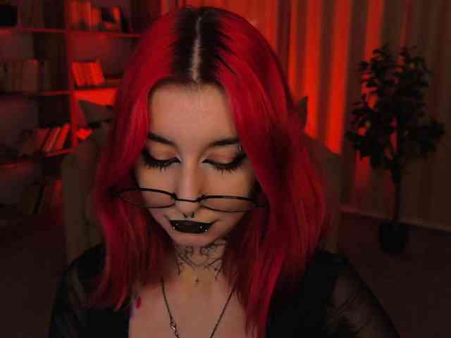 MistressMarcelline webcam