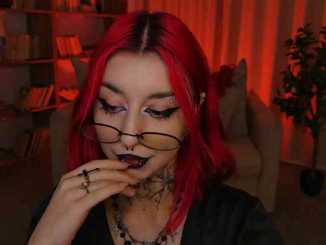 MistressMarcelline webcam