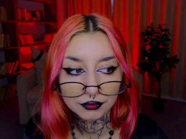 MistressMarcelline webcam